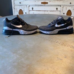 Nike Air Max 270 React Black and White 9.5 men’s